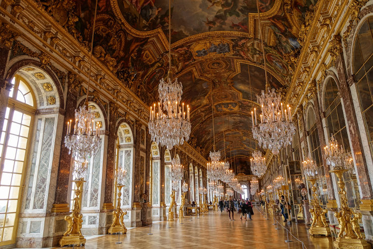 Você sabe dizer qual a correlação da Galeria dos Espelhos, no Palácio de Versalhes, com a Primeira e a Segunda Guerra Mundial?[2]