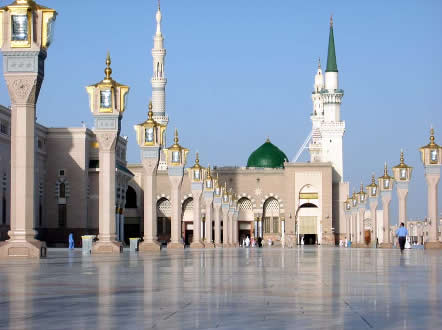 <i>Suntuosidade da Mesquita do Profeta Al-Masjid al-Nabawi, em Medina, Arábia Saudita</i>