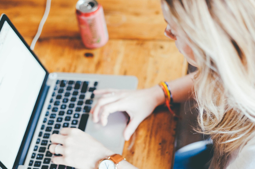 Cursar disciplinas on-line gratuitamente é uma grande vantagem analisando-se custo e benefício