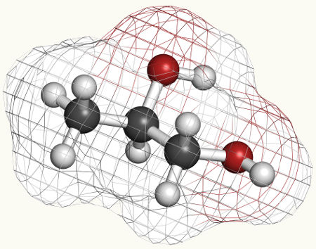 O propilenoglicol, que é produzido na oxidação branda de alcenos, é usado em cremes dentais