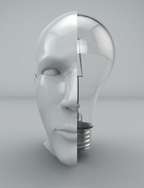 “Um filósofo: é um homem que experimenta, vê, ouve, suspeita, espera e sonha constantemente coisas extraordinárias.” Nietzsche