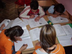 É hora de arregaçar as mangas e começas a estudar