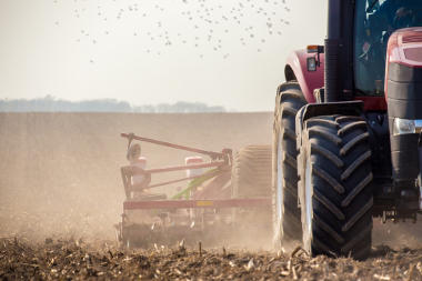 A evolução das técnicas agrícola gerou efeitos sobre o campo e sobre as cidades