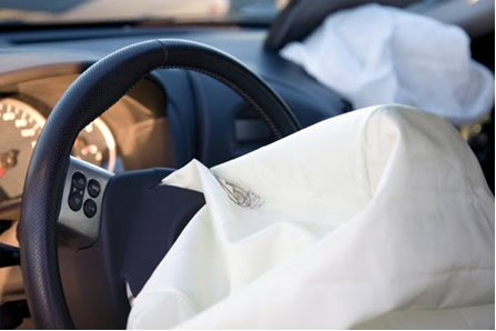 Conheça as reações químcias envolvidas no funcionamento dos airbags