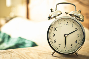 O tempo é um exemplo de grandeza escalar. Quando dizemos 6h e 10 min, a informação foi completamente passada