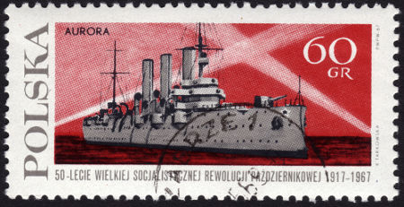 Selo polonês retratando o encouraçado Aurora, que lutou pela Rússia na guerra russo-japonesa *