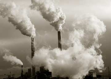 A poluição é um exemplo de impacto ambiental negativo