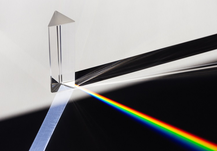 A luz é uma onda eletromagnética visível ao olho humano