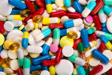 Os coquetéis antiaids são uma combinação de medicamentos