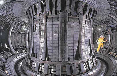 Visão interna de um reator de fusão termonuclear