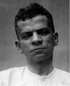 Lima Barreto nasceu no Rio de Janeiro, em 13 de maio de 1881. Faleceu no dia 1º de novembro de 1922, aos 41 anos