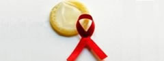 O uso da camisinha é um dos principais meios de<br>se proteger contra a AIDS e outras DSTs.