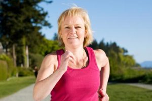 A prática de exercícios é uma grande aliada na redução dossintomas do climatério e no aumento da qualidade de vida da mulher.