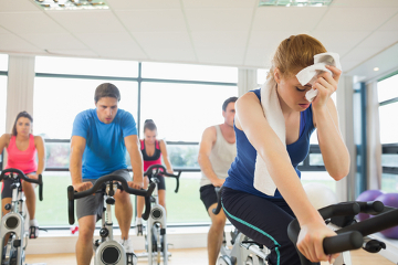 Exercícios intensos sem a reposição de água podem desencadear desidratação