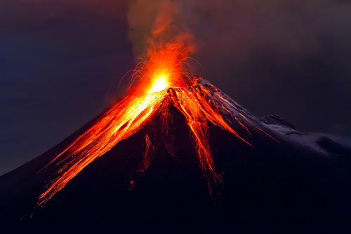Vulcão Tungurahua, localizado no Equador