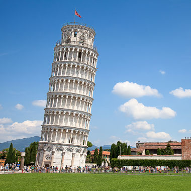 Galileu Galilei abandonava diferentes objetos, ao mesmo tempo, do alto da torre de Pisa para medir o tempo de queda dos corpos