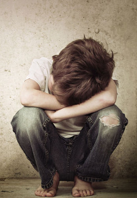 O trabalho infantil é a principal causa de evasão escolar e compromete todo o desenvolvimento da criança e do adolescente